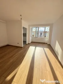 Garsoniera spatioas-Renovata integral-Potrivită pentru locu