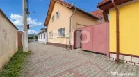 Casă cu 5 dormitoare și grădină, 439 mp teren | Ghimbav 