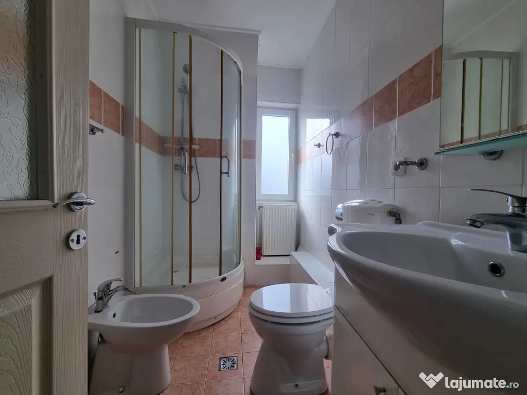 Ultracentral- Apartament 2 camere- mobilat-utilat- etaj inte - Bacau (Bacau)