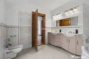 Casă 5 dormitoare si teren 725 mp de închiriat în zona Gradiste 