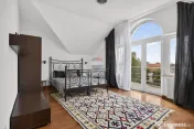 Casă 5 dormitoare si teren 725 mp de închiriat în zona Gradiste 