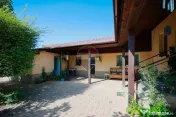 De vânzare casă cu 3 corpuri de clădire și teren de 771 mp, Sântandrei 