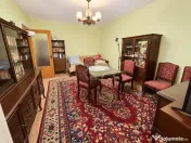 3 camere Titan decomandat, et. 1, an 1979, 70 mp, renovat 