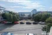 2 camere decomandat, zona Dacia 