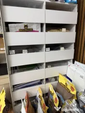 Raft MDF Pal Alb pentru vanzare vrac 12 sertare 