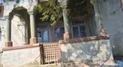 Vând loc de casă (casă)