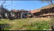 Vând loc de casă (casă)