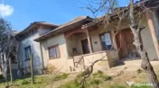Vând loc de casă (casă)