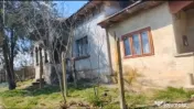 Vând loc de casă (casă)