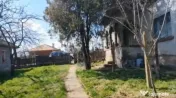 Vând loc de casă (casă)