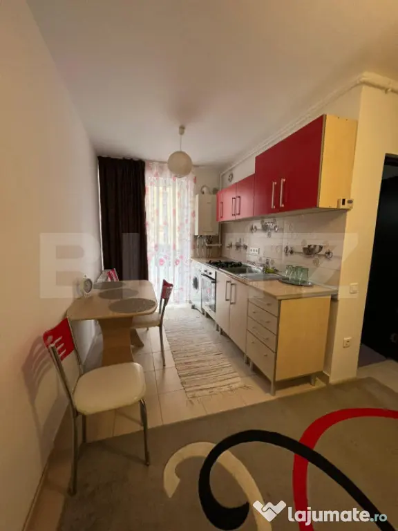 Garsoniera decomandata, 37 mp, balcon, zona strazii Porii - Floresti (Cluj)