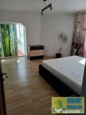 Cora, Bratianu, de inchiriat apartament 3 camere, mobilat, gaze