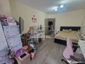 3 camere semidecomandat, Floresti