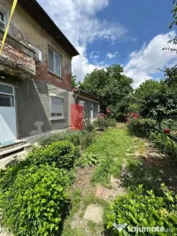 Apartament in casa zona 13 septembrie 