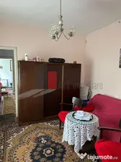 Apartament in casa zona 13 septembrie 