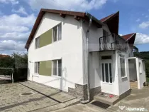 Casa compusa din 2 corpuri, 6 camere, 500 mp teren, Chinteni