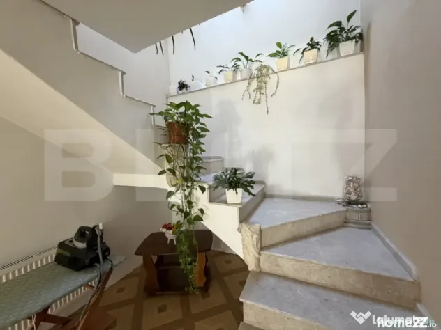 Casa de vanzare in suprafat de 180 mp cu 800 mp teren, loc.