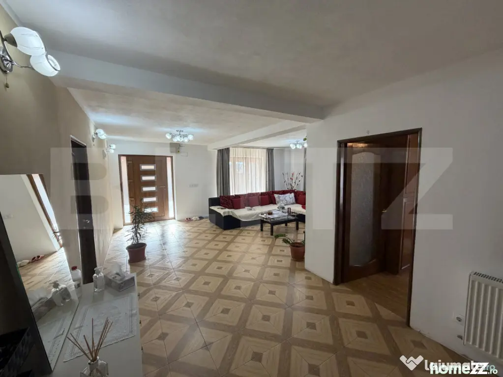 Casa de vanzare in suprafat de 180 mp cu 800 mp teren, loc.