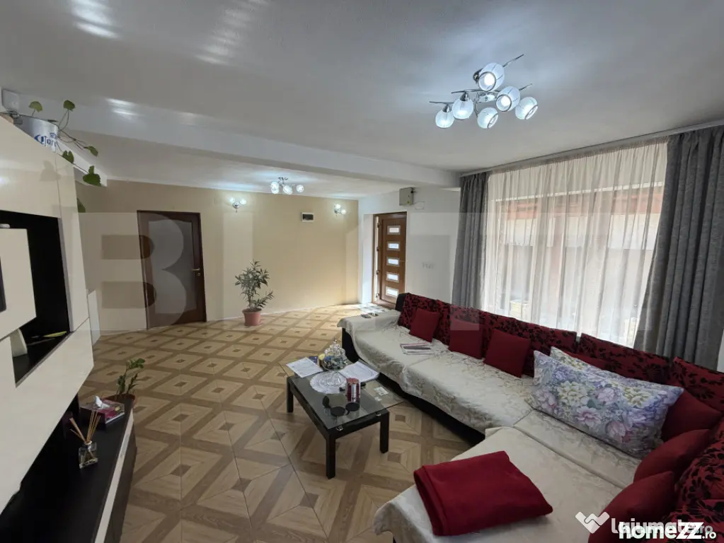 Casa de vanzare in suprafat de 180 mp cu 800 mp teren, loc.