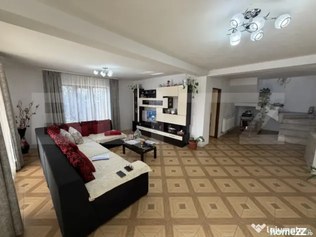 Casa de vanzare in suprafat de 180 mp cu 800 mp teren, loc.