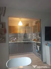 De vânzare apartament 3 camere/ zona Codrii Cosminului 
