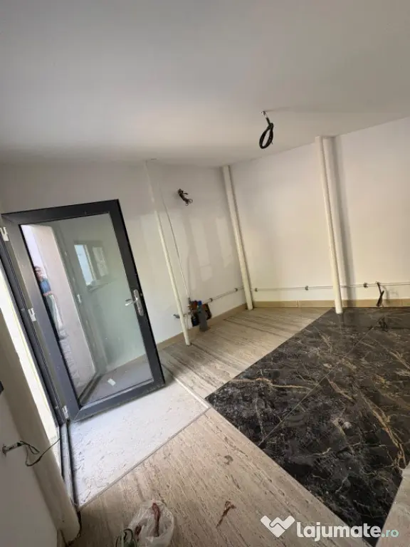 **Spațiu comercial de închiriat – 40 mp open space + 10 - Craiova (Dolj)