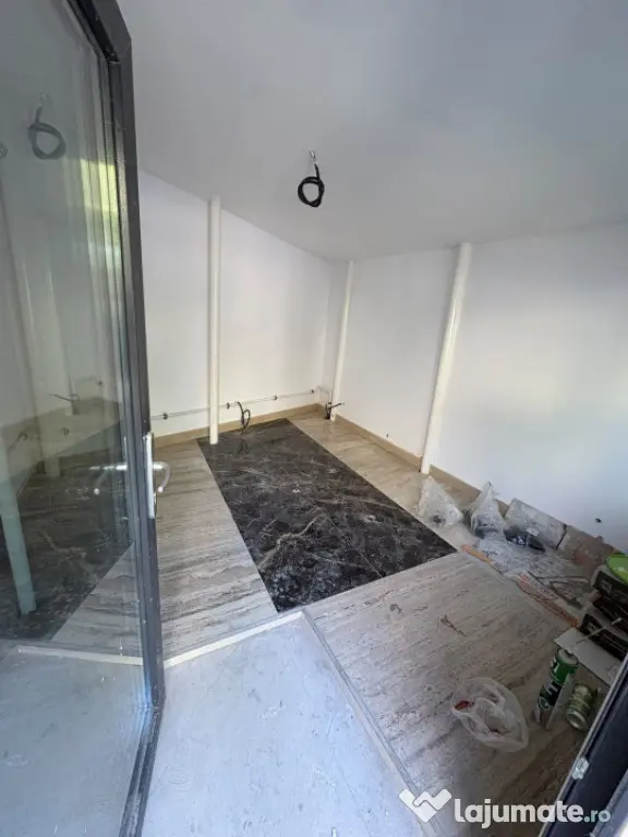 **Spațiu comercial de închiriat – 40 mp open space + 10 - Craiova (Dolj)