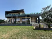 Casă individuală de lux cu piscină și teren generos de 1 