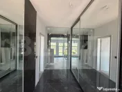 Casă individuală de lux cu piscină și teren generos de 1 