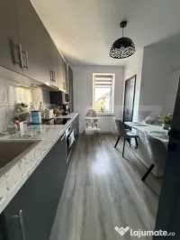 Apartament cu 3 camere bloc vila 