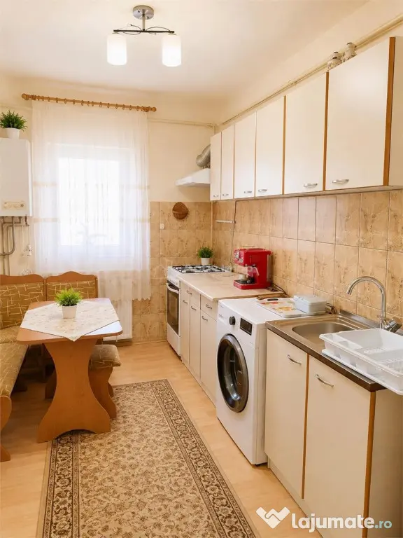 Oras Ulmeni Apartament 3 Camere Etaj 1 cu garaj si boxa - Baia Mare (Maramures)