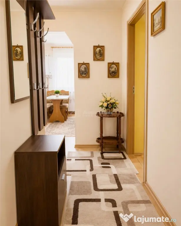 Oras Ulmeni Apartament 3 Camere Etaj 1 cu garaj si boxa - Baia Mare (Maramures)