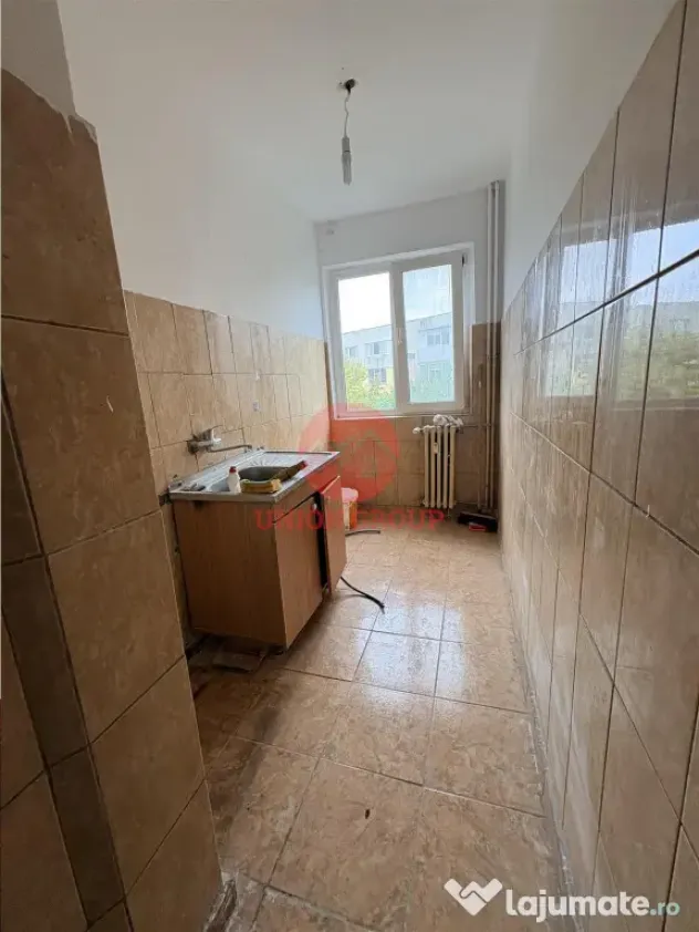 Apartament 2 Camere Semidecomandat Zona Inel 2 - Constanta (Constanta)