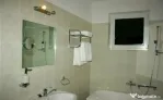 Apartament 2 camere, nemobiliat, zona liniștită