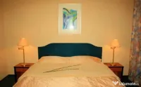 Casă de inchiriat, curte cu loc de parcare 