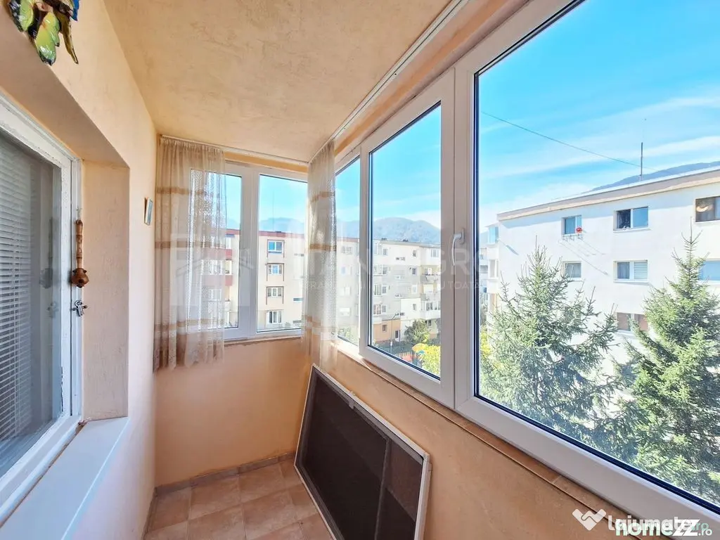 Apartament 3 camere, etaj intermediar, comision 0 - Zarnesti (Brasov)