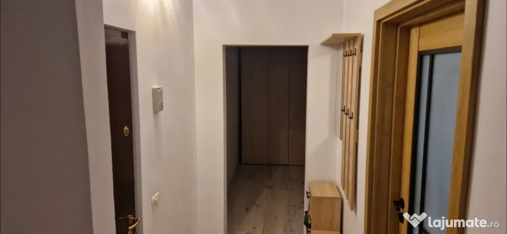 Inchiriez garsonieră zona Colina Universitatii