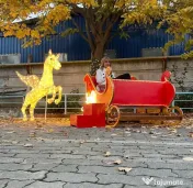 Sanie luminoasa mare cu reni de exterior, iluminat Craciun 