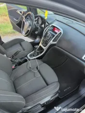 Vând Opel Astra J An 2013 