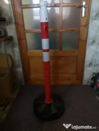 Set 4 bucati stalpi semnalizare / separatoare 