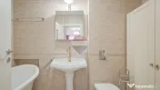 Apartament cu 3 camere de închiriat în zona Tractorul 