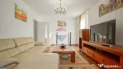 Apartament cu 3 camere de închiriat în zona Tractorul 