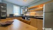Apartament cu 3 camere de închiriat în zona Tractorul 