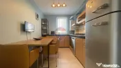 Apartament cu 3 camere de închiriat în zona Tractorul 