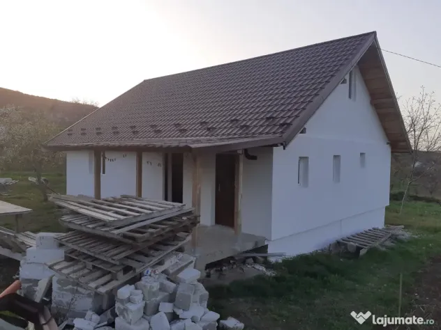 Vand casa satul Stânca, comuna Comarna, județul Iași
