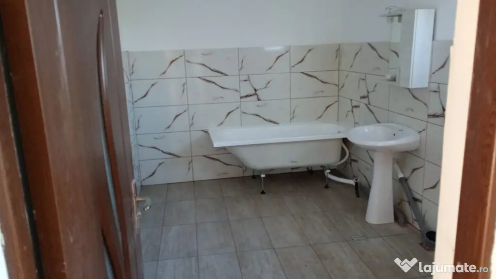 Vand casa satul Stânca, comuna Comarna, județul Iași