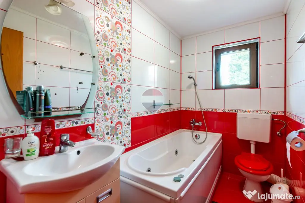 Casă / Vilă cu 8 camere de vânzare în CHIAJNA - Bucuresti (Bucuresti-Ilfov)