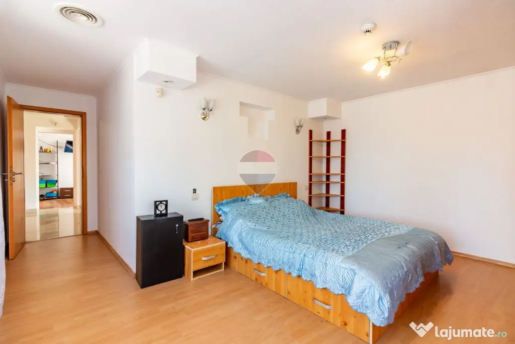 Casă / Vilă cu 8 camere de vânzare în CHIAJNA - Bucuresti (Bucuresti-Ilfov)