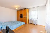 Casă / Vilă cu 8 camere de vânzare în CHIAJNA