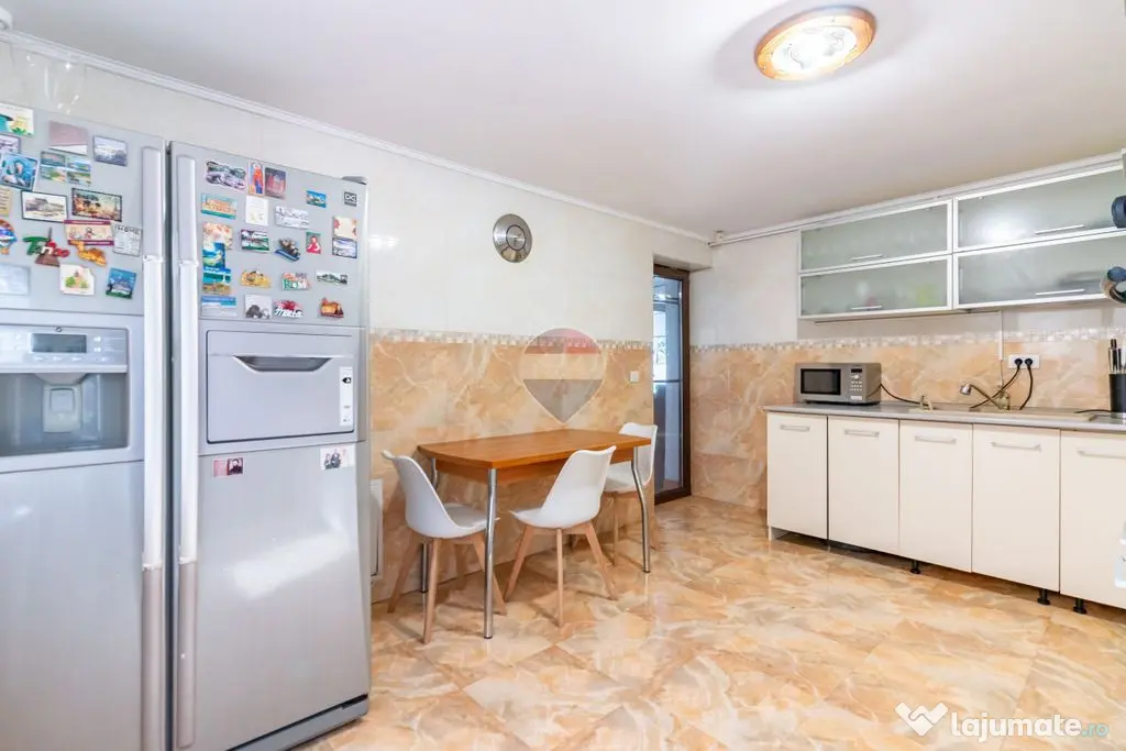 Casă / Vilă cu 8 camere de vânzare în CHIAJNA - Bucuresti (Bucuresti-Ilfov)